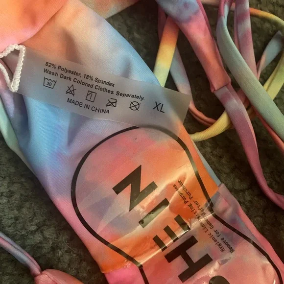 Pastel tie dye w sarong + green ruffled TRIANGLE BIKINI - Picture 2 of 6